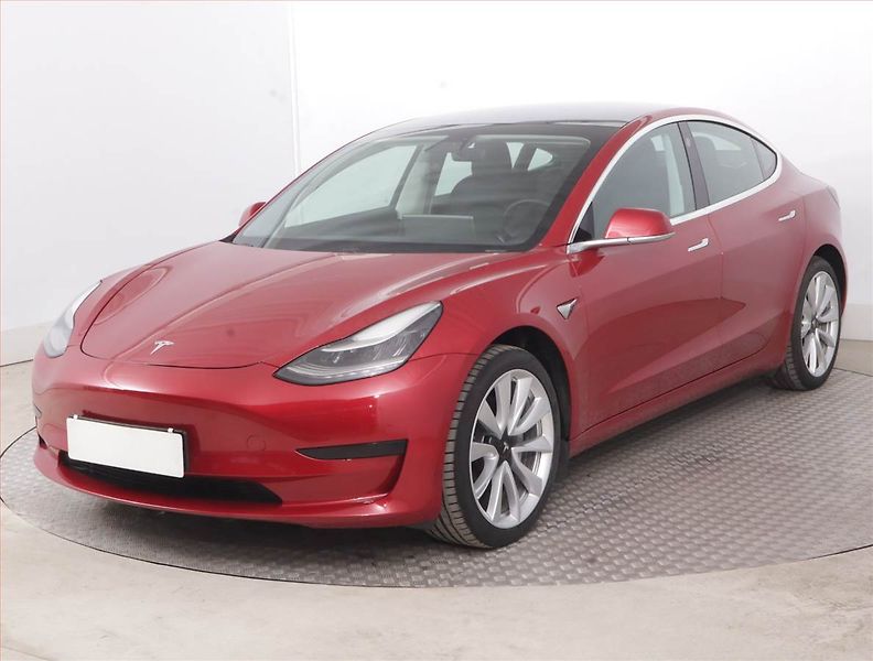 Tesla Model 3 (2020) Std Range Plus 52kWh, SoH 85% - fotka 2 z 23