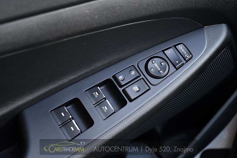 Hyundai Tucson 1,6 T-GDI 130kW 4x4 - fotka 25 z 53