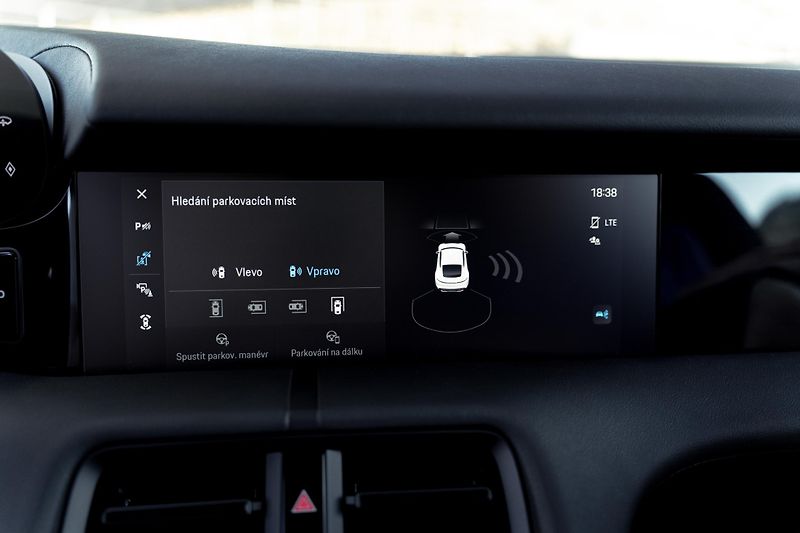 Porsche Taycan (2023) 4S - 7000 KM - VZDUCH, BOSE - fotka 19 z 39