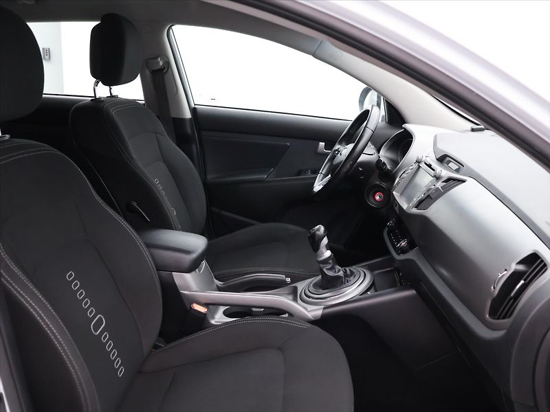 Kia Sportage 1,7 CRDi 85kW Fifa WorldCup CZ - fotka 12 z 30