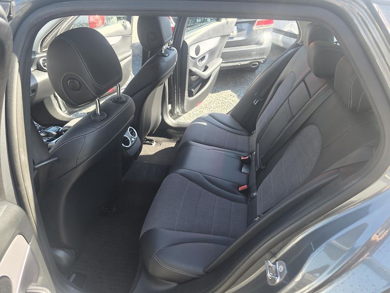 Mercedes-Benz Třídy C C200D 9G  Full LED Facelift  - fotka 9 z 23