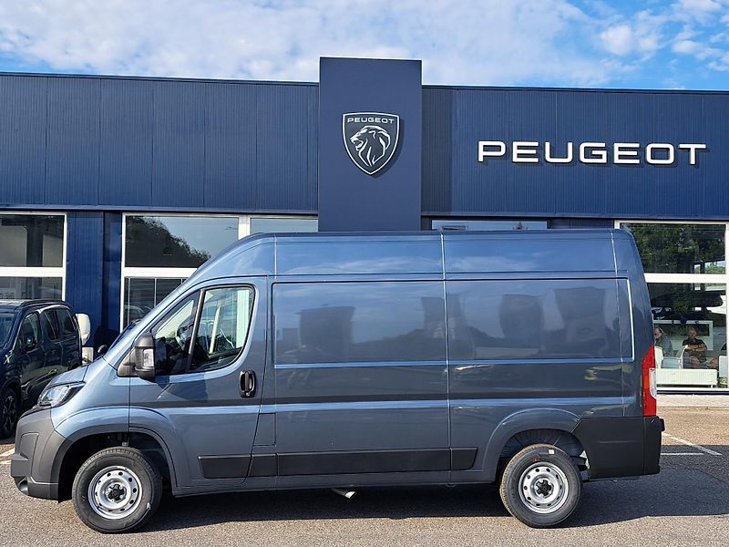 Peugeot Boxer (2026)  Furgon 3000 L2H2 BlueHDi 120k - fotka 2 z 14