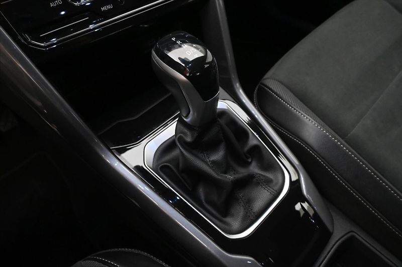 Volkswagen T-Roc 2,0 TDI 110 kW DSG STYLE Záruk - fotka 21 z 29