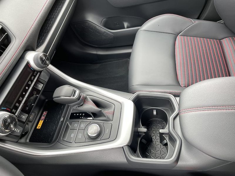 Toyota RAV4 2.5 Plug-in Hybrid Selection - fotka 19 z 29