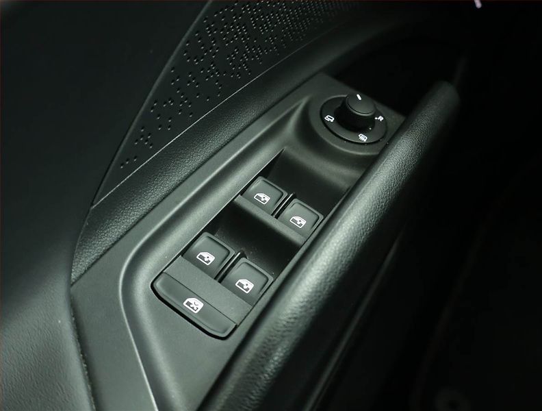 Škoda Enyaq (2023) iV 80 (82 kWh), SoH 93% - fotka 18 z 20