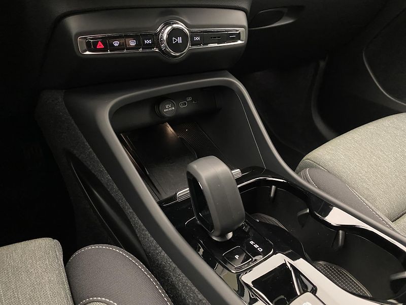 Volvo XC40 B4 DARK PLUS AUT  - fotka 27 z 56