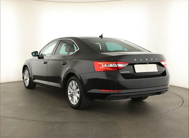 Škoda Superb (2024) Style 1.5 TSI - fotka 4 z 16
