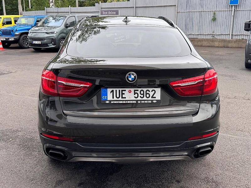 BMW X6 (2014) 4.4 V8 (449k) xDrive50i - fotka 11 z 51