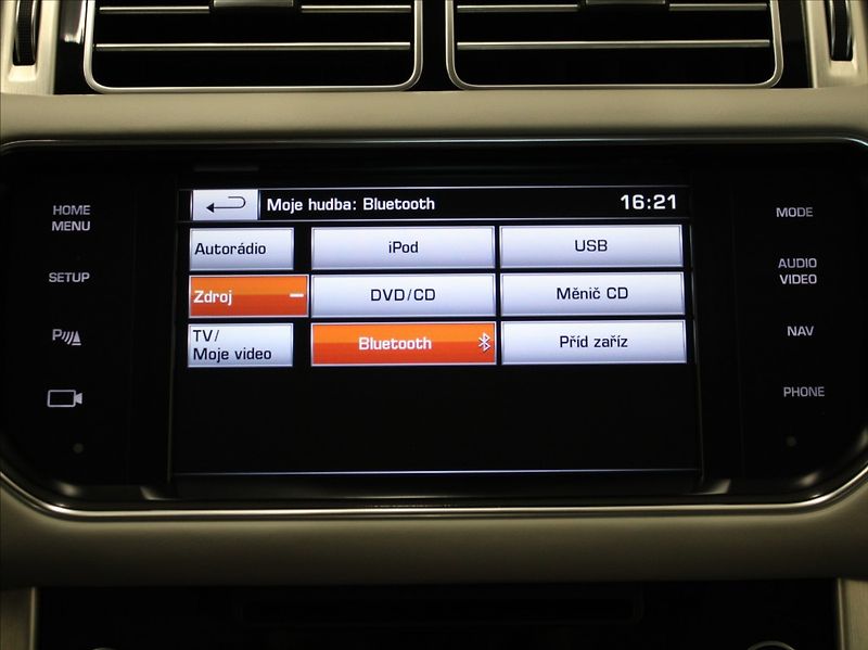 Land Rover Range Rover 3,0 TDV6 190kW Pano.Výprodej! - fotka 11 z 29