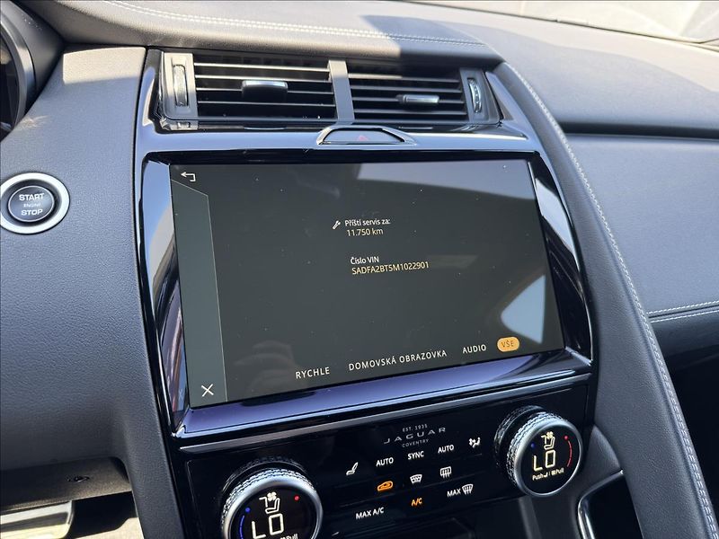 Jaguar E-Pace 1,5 P300e R-Dynamic SE AWD AT - fotka 25 z 34