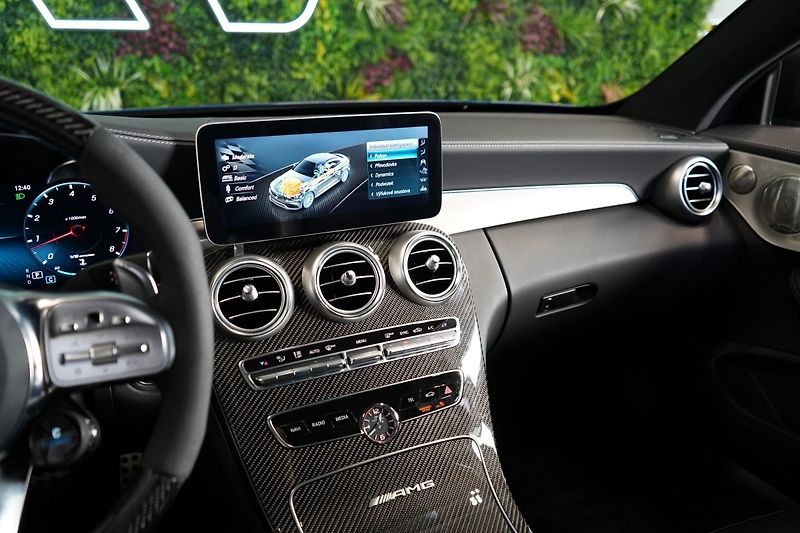 Mercedes-Benz Třídy C (2022) 63s*AMG*CERAMIC*HUD*CARBON*360 - fotka 32 z 44