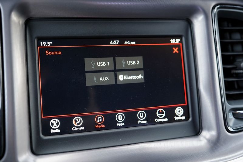 Dodge Challenger 3.6 V6 automat,/kůže/xenony - fotka 34 z 38