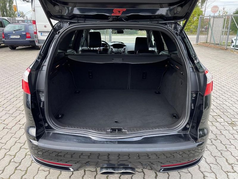 Ford Focus ST 2.0 EB 184 kW serviska - fotka 9 z 19