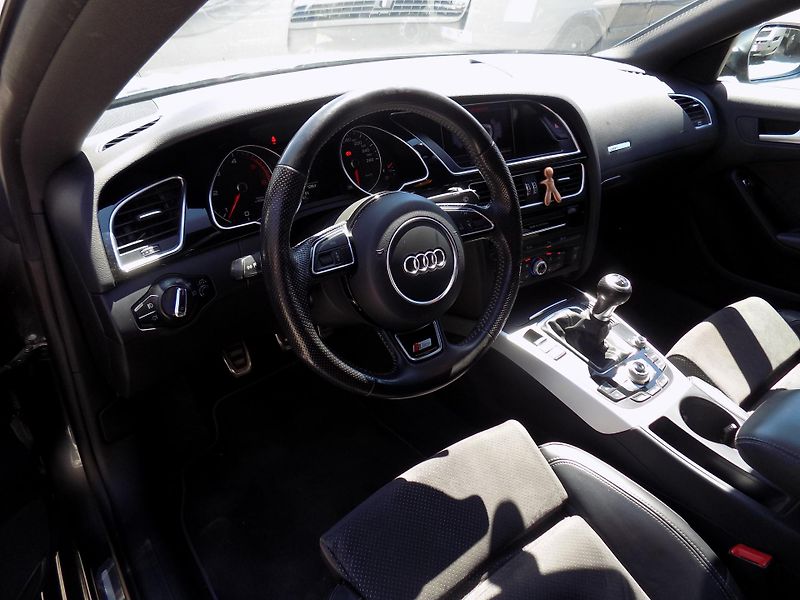 Audi A5 2,0 TDI S-LINE, ALCANTARA, TOP - fotka 21 z 50