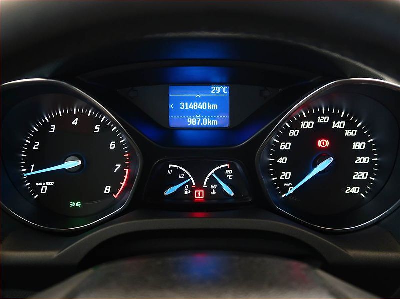 Ford C-MAX (2010) 1.6 i, slušný stav - fotka 11 z 14