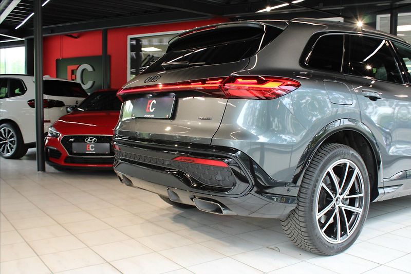 Audi Q5 TFSI quattro 150 kW S Line Tec - fotka 10 z 40