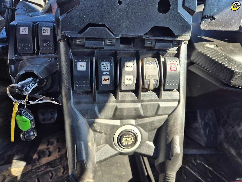 Can-Am Maverick X3 X RS Turbo (2018) Maverick X3 X RC Turbo - fotka 31 z 37