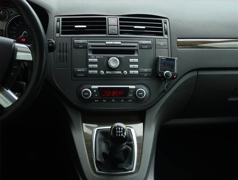 Ford C-MAX (2009) 1.6 TDCi, po STK, zamluveno - fotka 12 z 16