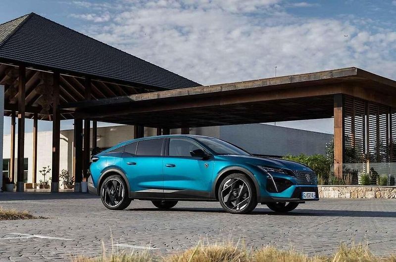 Nabídka vozů s pohonem plug-in hybrid začíná v kategorii nižší střední třída.