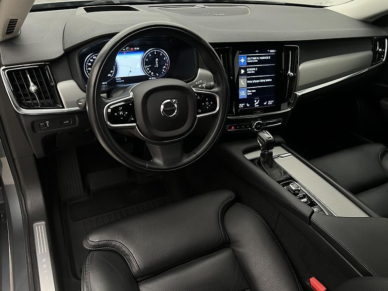 Volvo V90 T5 AWD PLUS AUT - fotka 4 z 44