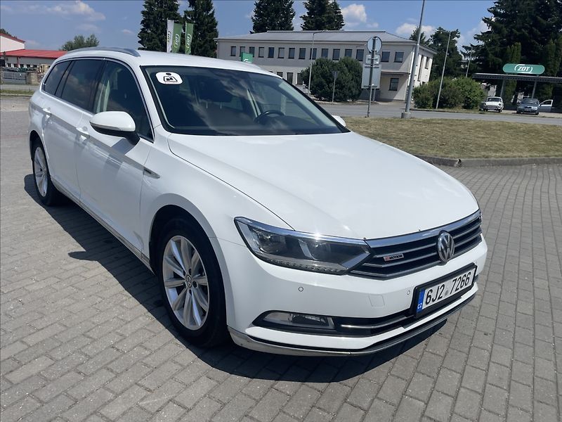 Volkswagen Passat 2,0 TDI 140kW BMT 4MOT DSG Hig - fotka 42 z 42