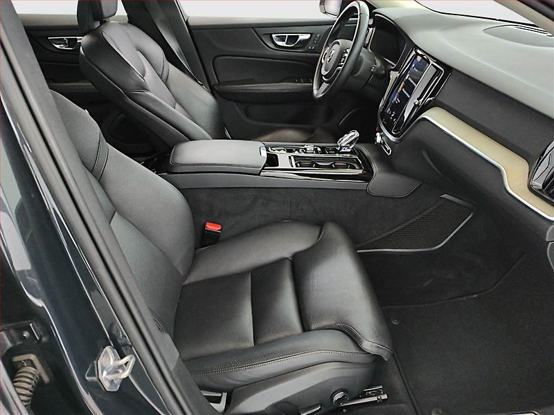 Volvo V60 (2020) T8 Twing Engine - fotka 9 z 23