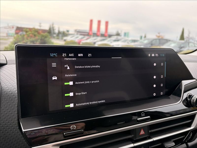 Citroën C4 1,2 MAX Petrol 130k Automatic - fotka 20 z 33