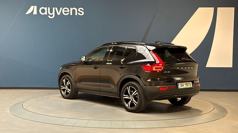 Volvo XC40 B3 Plus Dark DCT - fotka 3 z 17
