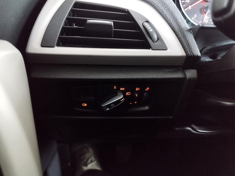 BMW Řada 1 (2014) 116I,75KW,KLIMA,ALU,SER.KN - fotka 27 z 30