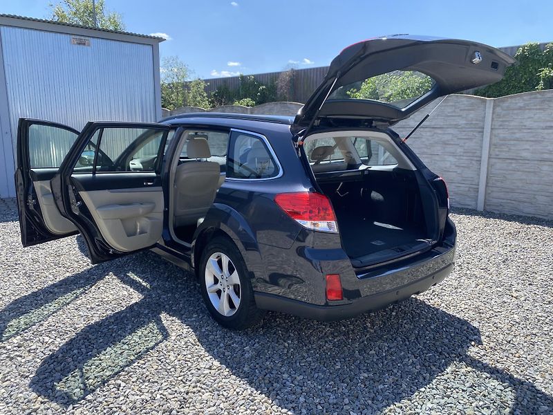 Subaru Outback 2.5i 170PS 4x4 BIFUEL PAN NAVI - fotka 132 z 157