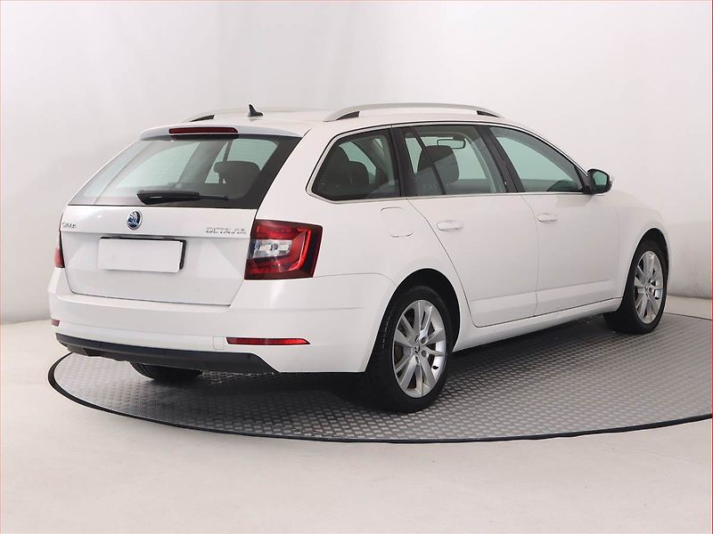 Škoda Octavia (2019) Style 1.5 TSI, Automat - fotka 5 z 19