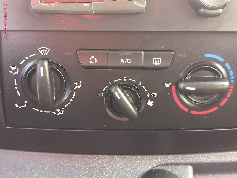Peugeot Expert (2014) 2.0HDi L2 CHLADÍCÍ, AC - fotka 15 z 21
