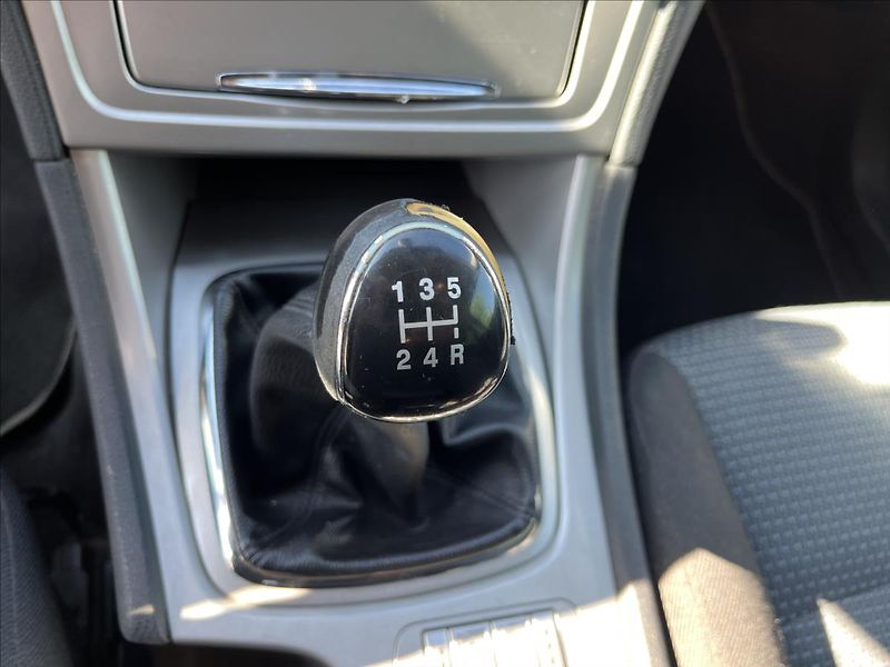 Ford Mondeo 1,6 i KLIMA ROZVODY SERVIS - fotka 19 z 34