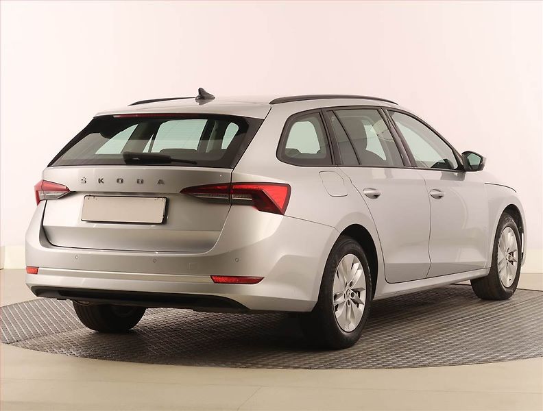 Ford Kuga (2015) 2.0 TDCi, 4X4, Serv.kniha - fotka 5 z 20