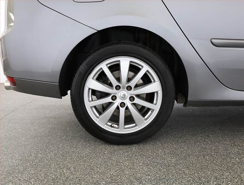 Renault Laguna (2012) 2.0 dCi, Navi, Xenony - fotka 15 z 15