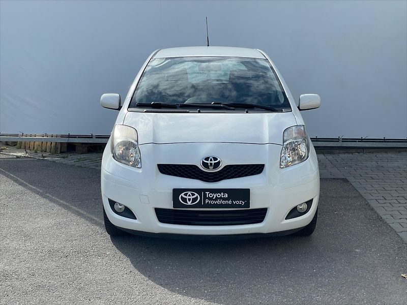 Toyota Yaris 1,0 Dream - fotka 2 z 15