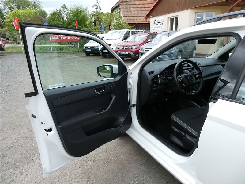 Škoda Fabia 1,0 TSi 81kW 2xkola,DPH,servis - fotka 21 z 43