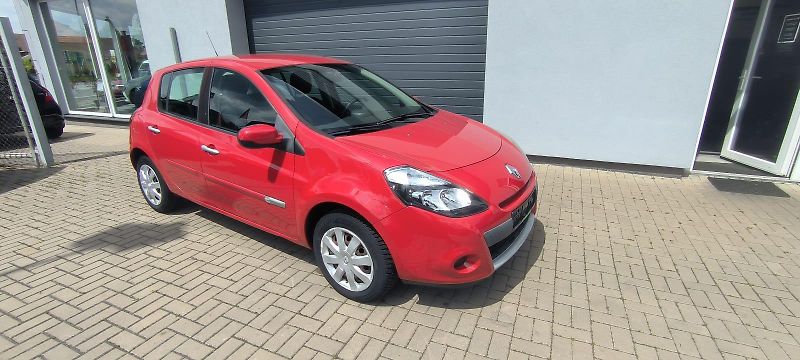Renault Clio (2012) 1,2 16V 55kW - fotka 1 z 28