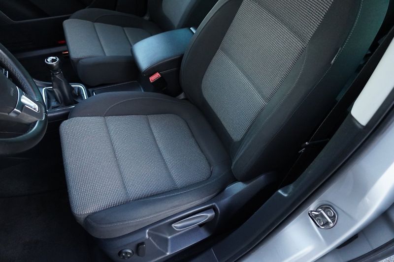 Volkswagen Sharan 1.4 TSI 7MÍST BEZ KOROZE - fotka 27 z 30