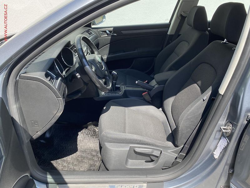 Škoda Superb (2010) 1.4 TSi, Comfort, autoAC - fotka 9 z 16