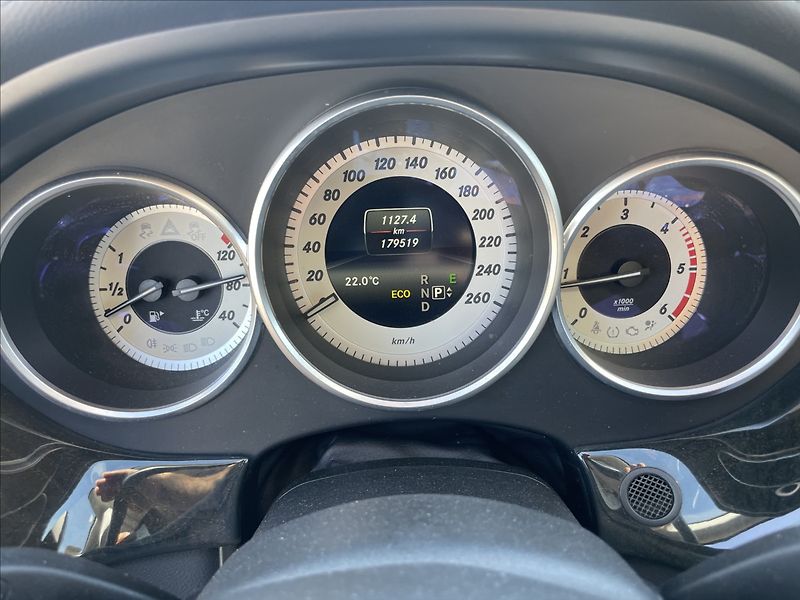 Mercedes-Benz CLS 2,2 250d 4-Matic 150kw GPS LED - fotka 16 z 35