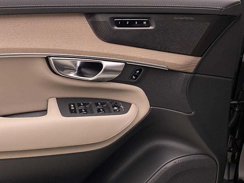 Volvo XC90 B5 AWD BRIGHT PLUS REZERVACE - fotka 29 z 64