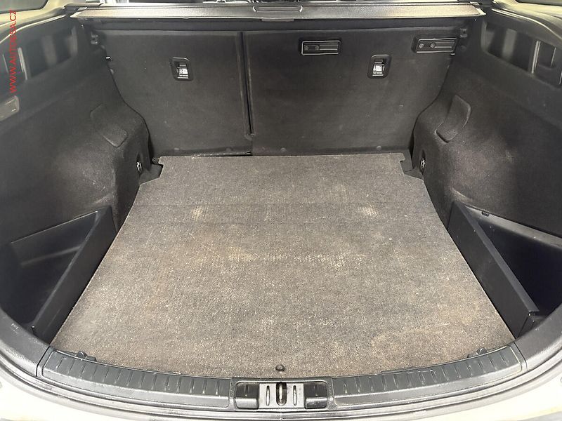Toyota Auris (2015) 1.6i, ČR, autoAC - fotka 7 z 14