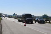 Provoz na dálnici je o víkendech klidnější. Dopravní omezení související s instalací nových značek budou plánované hlavně na soboty a neděle.