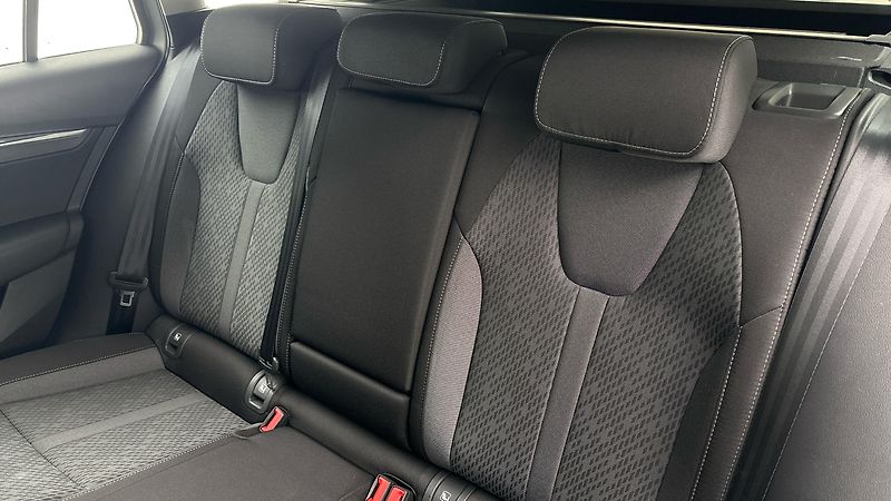 Škoda Octavia 1.4 TSI iV DSG Style Combi - fotka 16 z 25