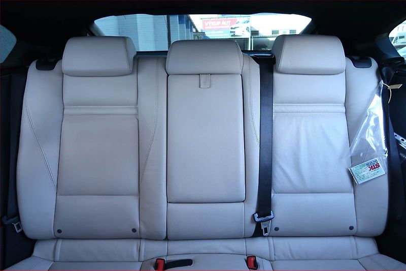 BMW X6 (2013) xDrive30d - fotka 10 z 27