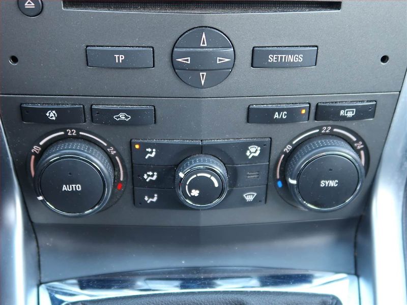 Opel Antara (2015) 2.2 CDTI, 4X4, Tempomat - fotka 16 z 19