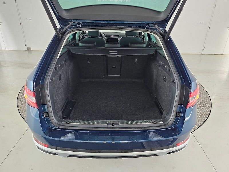 Škoda Superb (2022) 2.0TDi 147kW 4X4 DSG SCOUT - fotka 34 z 34
