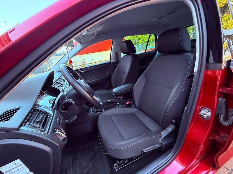 Škoda Rapid 1.2 TSi Ambition Spaceback, Se - fotka 14 z 26