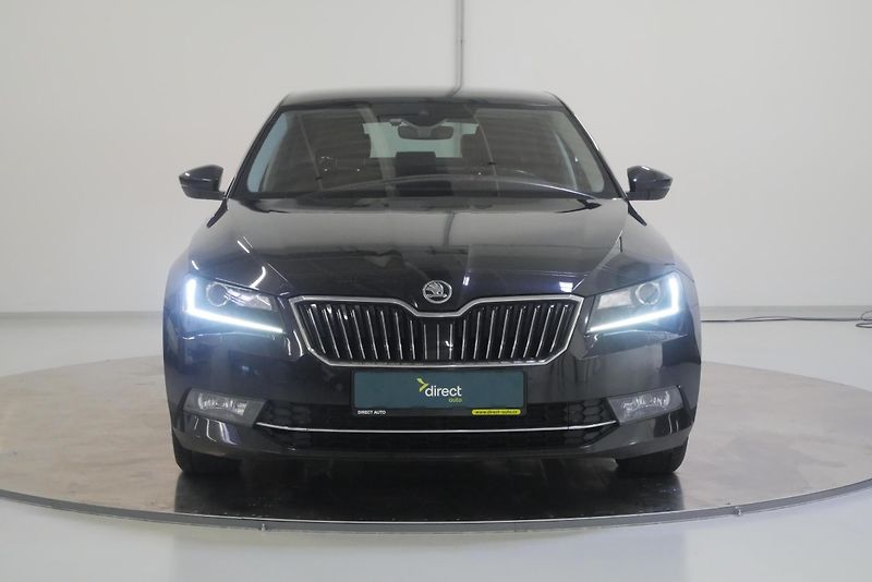 Škoda Superb - fotka 4 z 29